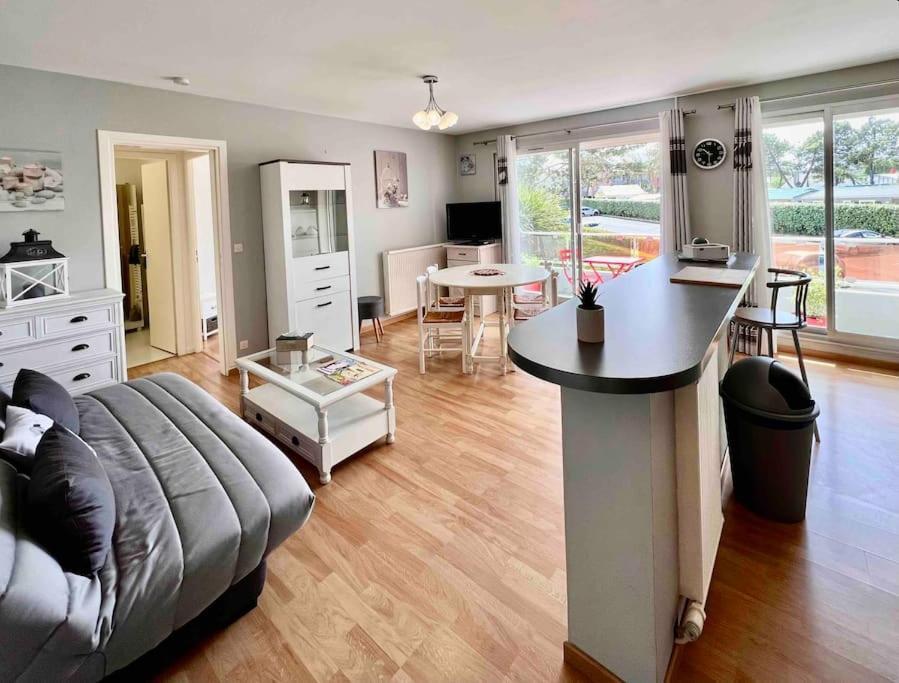 Appartement Sur Le Port. Grandcamp-Maisy Ngoại thất bức ảnh